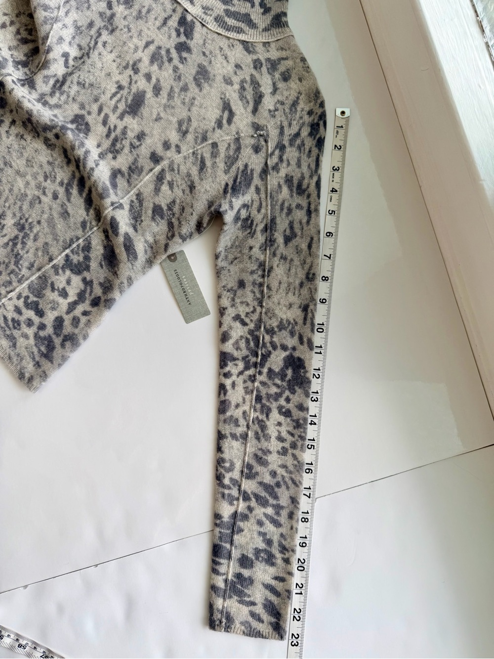 Pilcro Anthropologie 100% Cashmere Leopard Mock Neck Sweater XSP NWT - Picture 8 of 10